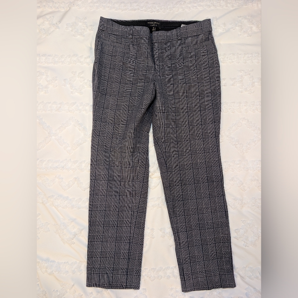 Banana Republic Sloan Curvy Fit Petite Size 8 Navy Blue Grey Plaid
